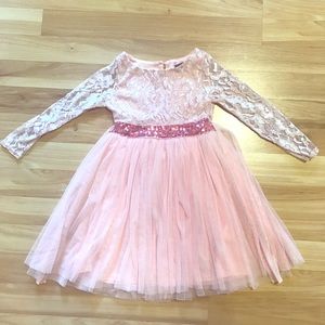 Beautiful dress!!!! So pretty.